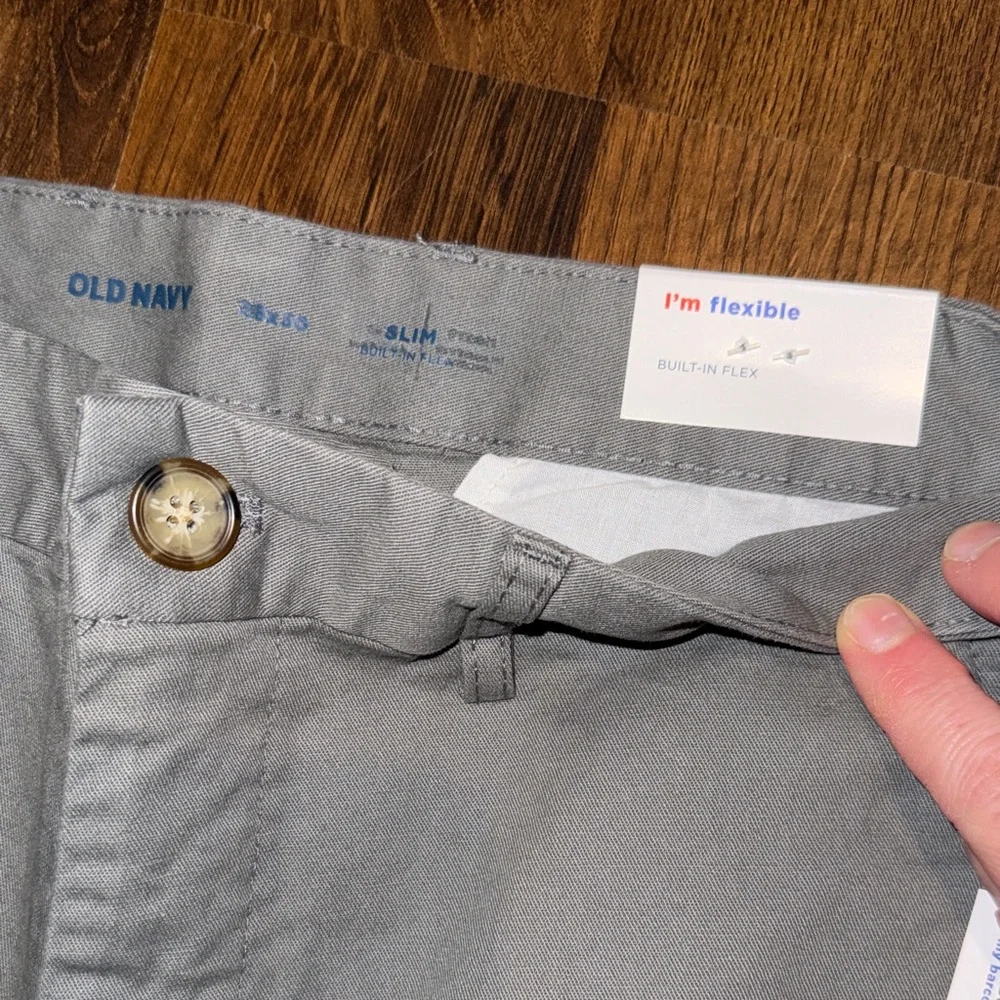NWT Men's Old Navy Gray Chino Pants - Slim Fit (size 28x30)